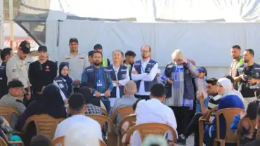 Évacuation de la famille Al Rayyes depuis Gaza dans le cadre d’un dispositif coordonné par l’OMS.